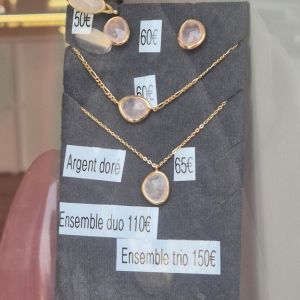 BIJOUX COLLIER PIERRE A OFFRIR